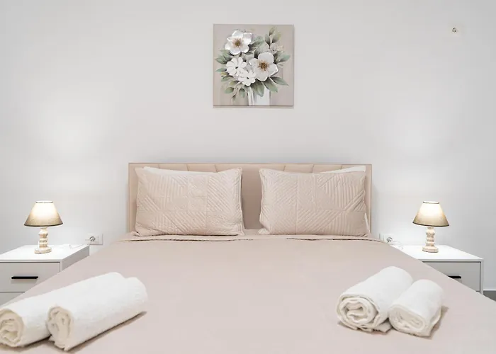 شقة Greca تيرانا